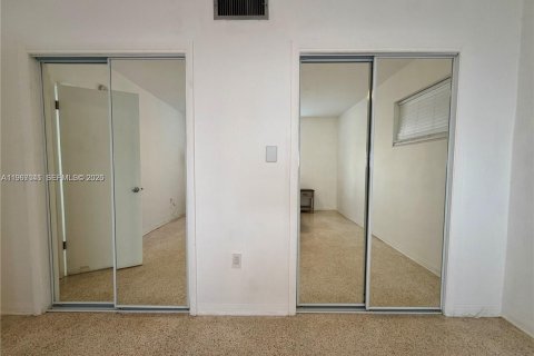 Apartamento en alquiler en Bay Harbor Islands, Florida, 2 dormitorios, 97.55 m2 № 2029756 - foto 11