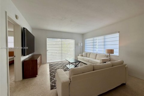 Apartamento en alquiler en Bay Harbor Islands, Florida, 2 dormitorios, 97.55 m2 № 2029756 - foto 2