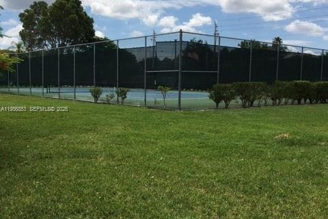 Copropriété à vendre à Pembroke Pines, Floride: 2 chambres, 88.63 m2 № 2011792 - photo 21