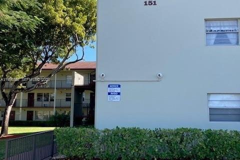 Copropriété à vendre à Pembroke Pines, Floride: 2 chambres, 88.63 m2 № 2011792 - photo 8