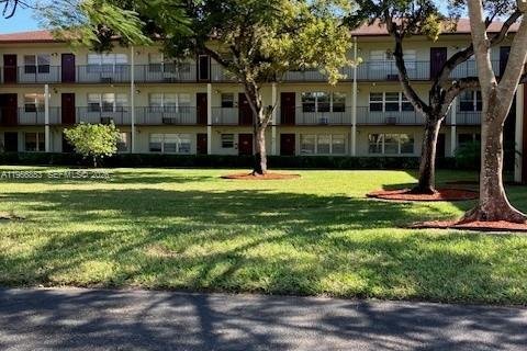 Copropriété à vendre à Pembroke Pines, Floride: 2 chambres, 88.63 m2 № 2011792 - photo 7