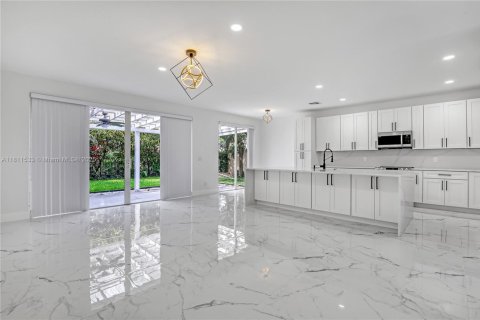 Casa en venta en Boynton Beach, Florida, 5 dormitorios, 270.35 m2 № 1776214 - foto 11