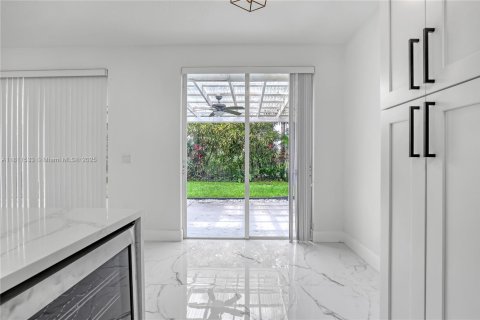 Casa en venta en Boynton Beach, Florida, 5 dormitorios, 270.35 m2 № 1776214 - foto 18