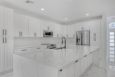 Casa en venta en Boynton Beach, Florida, 5 dormitorios, 270.35 m2 № 1776214 - foto 13