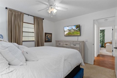 House in Spring Hill, Florida 4 bedrooms, 217.39 sq.m. № 2221800 - photo 29