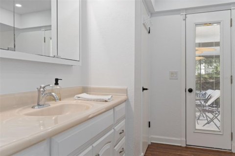 House in Spring Hill, Florida 4 bedrooms, 217.39 sq.m. № 2221800 - photo 26