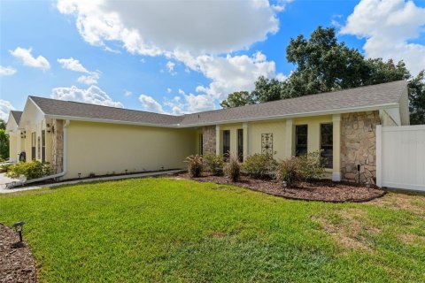 House in Spring Hill, Florida 4 bedrooms, 217.39 sq.m. № 2221800 - photo 7