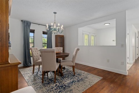 House in Spring Hill, Florida 4 bedrooms, 217.39 sq.m. № 2221800 - photo 16