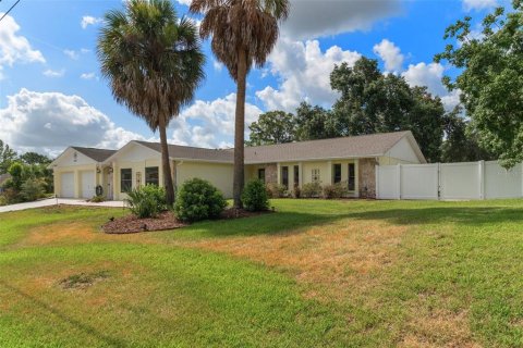 House in Spring Hill, Florida 4 bedrooms, 217.39 sq.m. № 2221800 - photo 6