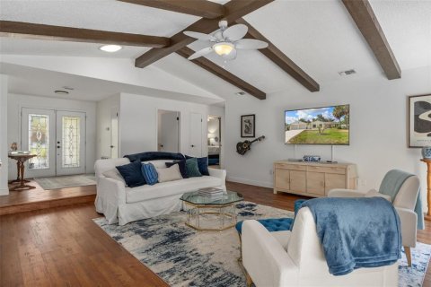 House in Spring Hill, Florida 4 bedrooms, 217.39 sq.m. № 2221800 - photo 13