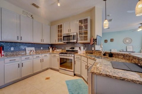 House in Davenport, Florida 4 bedrooms, 209.59 sq.m. № 1828512 - photo 13