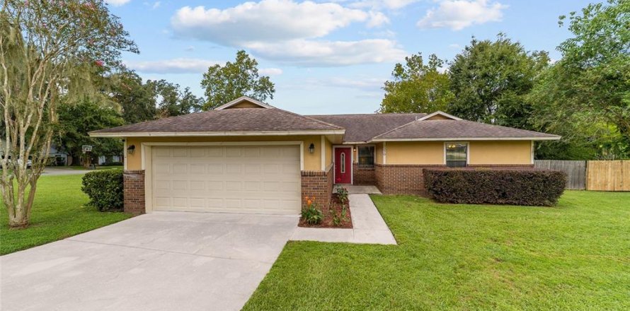 Villa ou maison à Ocala, Floride 3 chambres, 153.85 m2 № 1902215