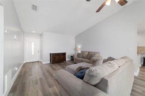 Casa en venta en Ocala, Florida, 3 dormitorios, 153.85 m2 № 1902215 - foto 7