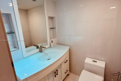 Condo in Hollywood, Florida, 1 bedroom  № 1821773 - photo 6