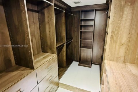 Condo in Hollywood, Florida, 1 bedroom  № 1821773 - photo 9