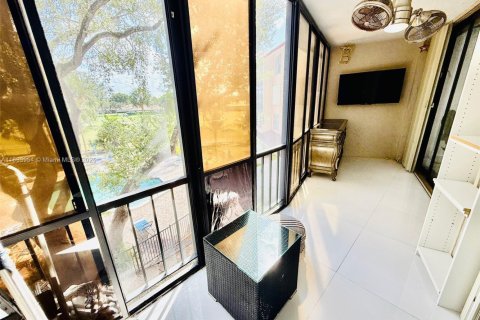 Condo in Hollywood, Florida, 1 bedroom  № 1821773 - photo 7