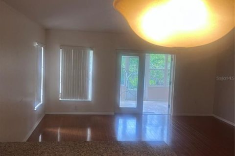 Villa ou maison à louer à Brandon, Floride: 4 chambres, 181.72 m2 № 2148292 - photo 7