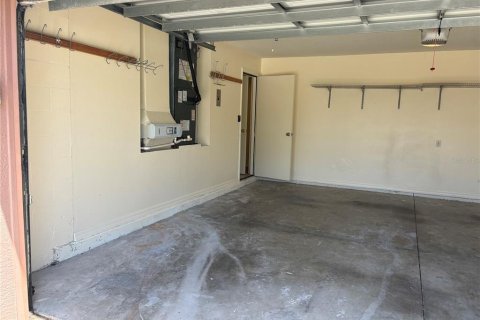 House in Brandon, Florida 4 bedrooms, 181.72 sq.m. № 2148292 - photo 21