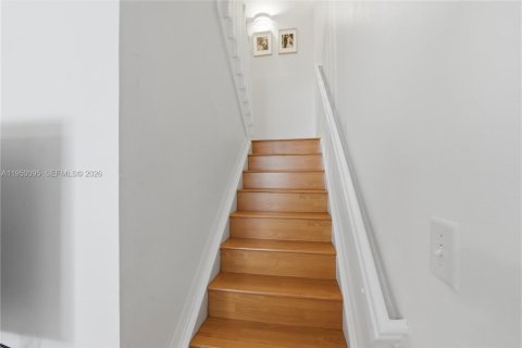 Townhouse in Miramar, Florida 2 bedrooms, 107.12 sq.m. № 2011753 - photo 13