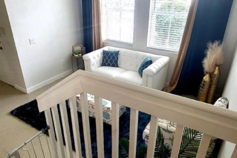 Townhouse in Hollywood, Florida 3 bedrooms, 134.89 sq.m. № 1175296 - photo 1