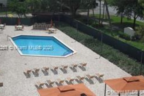 Condo in Aventura, Florida, 1 bedroom № 2089360 - photo 7