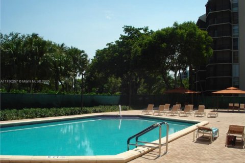 Condo in Aventura, Florida, 1 bedroom № 2089360 - photo 6