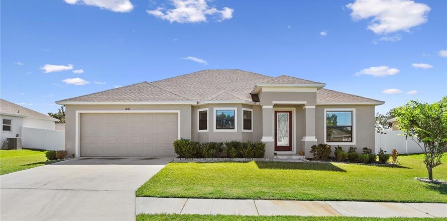 Villa ou maison à Lakeland, Floride 4 chambres, 161.09 m2 № 1848477