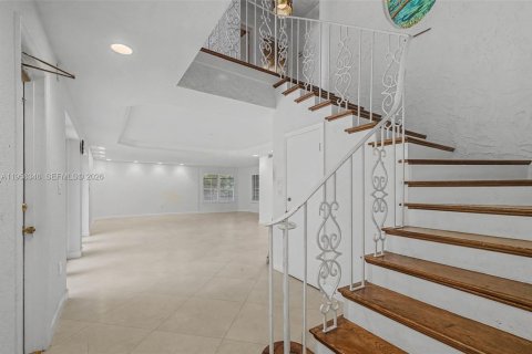 House in Palmetto Bay, Florida 9 bedrooms, 638.7 sq.m. № 2017405 - photo 16