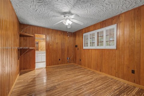 House in Palmetto Bay, Florida 9 bedrooms, 638.7 sq.m. № 2017405 - photo 22