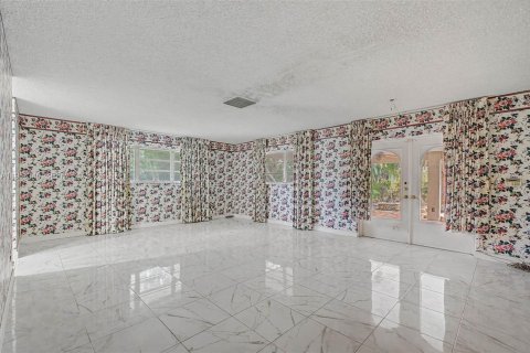 House in Palmetto Bay, Florida 9 bedrooms, 638.7 sq.m. № 2017405 - photo 12