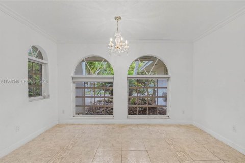 House in Palmetto Bay, Florida 9 bedrooms, 638.7 sq.m. № 2017405 - photo 7