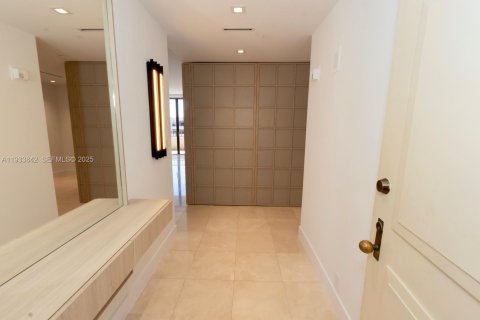 Снять в аренду кондоминиум в Ки-Бискейн, Флорида 2 спальни, 142.33м2, № 1992076 - фото 12