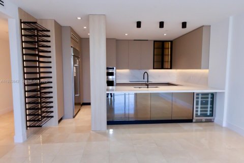 Снять в аренду кондоминиум в Ки-Бискейн, Флорида 2 спальни, 142.33м2, № 1992076 - фото 15