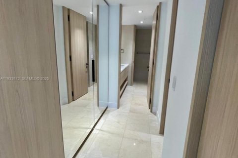 Снять в аренду кондоминиум в Ки-Бискейн, Флорида 2 спальни, 142.33м2, № 1992076 - фото 4