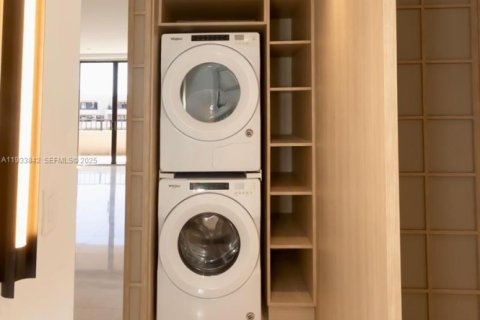 Снять в аренду кондоминиум в Ки-Бискейн, Флорида 2 спальни, 142.33м2, № 1992076 - фото 13