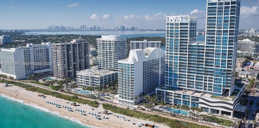 Кондоминиум с 2 спальнями в Майами-Бич, Флорида № 2056880