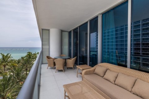 Снять в аренду кондоминиум в Майами-Бич, Флорида 2 спальни, 116.59м2, № 2056880 - фото 24