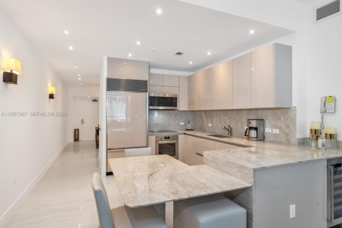 Снять в аренду кондоминиум в Майами-Бич, Флорида 2 спальни, 116.59м2, № 2056880 - фото 6