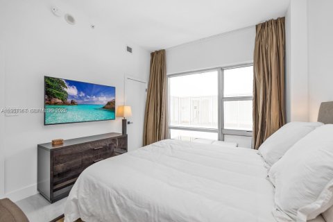 Снять в аренду кондоминиум в Майами-Бич, Флорида 2 спальни, 116.59м2, № 2056880 - фото 17
