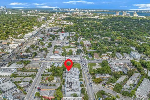 Condo in North Miami, Florida, 2 bedrooms  № 1834196 - photo 18