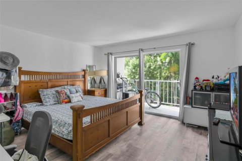 Condo in North Miami, Florida, 2 bedrooms  № 1834196 - photo 6