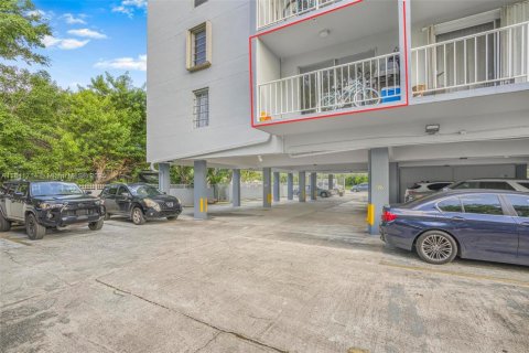 Condo in North Miami, Florida, 2 bedrooms  № 1834196 - photo 24