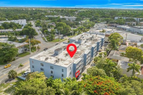 Condo in North Miami, Florida, 2 bedrooms  № 1834196 - photo 17