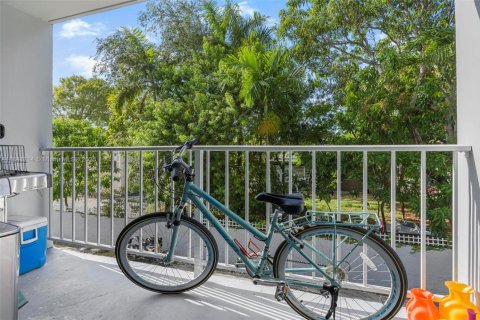 Condo in North Miami, Florida, 2 bedrooms  № 1834196 - photo 7