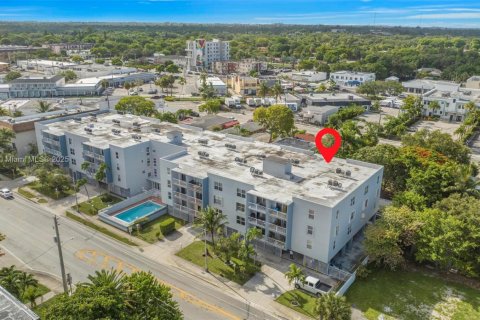 Condo in North Miami, Florida, 2 bedrooms  № 1834196 - photo 16