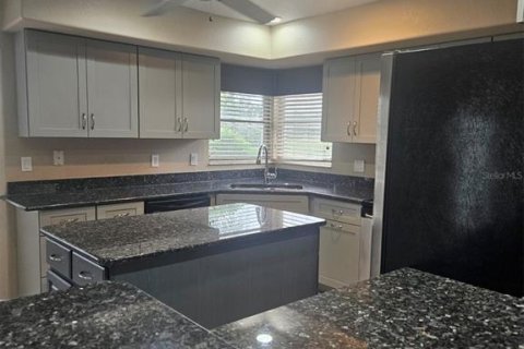 Villa ou maison à louer à Punta Gorda, Floride: 3 chambres, 217.21 m2 № 1909359 - photo 10