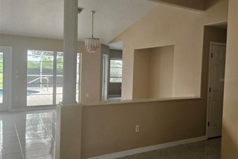 Villa ou maison à louer à Punta Gorda, Floride: 3 chambres, 217.21 m2 № 1909359 - photo 3