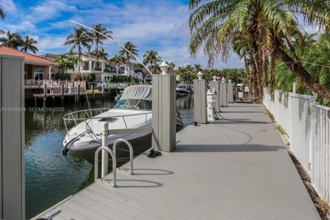 Villa ou maison à vendre à Hollywood, Floride: 5 chambres, 439.89 m2 № 1986276 - photo 5