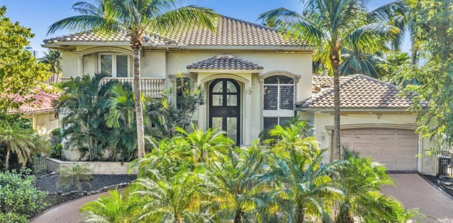 Villa ou maison à Hollywood, Floride 5 chambres, 439.89 m2 № 1986276