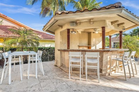 Villa ou maison à vendre à Hollywood, Floride: 5 chambres, 439.89 m2 № 1986276 - photo 9